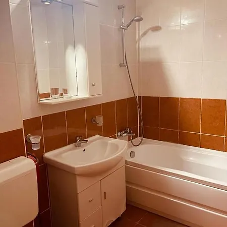 Pit Stop Summerland * Mamaia