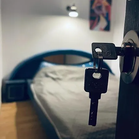 Pit Stop Summerland Apartment *