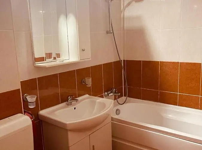 Pit Stop Summerland * Mamaia