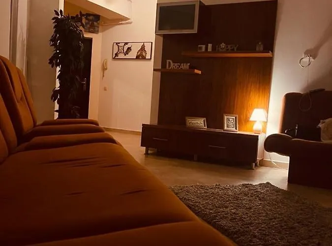 Pit Stop Summerland Apartment